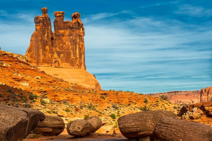 NEW! Canyonlands Needles Chesler Park Hiking Discovery Tour - Photo 1 of 2